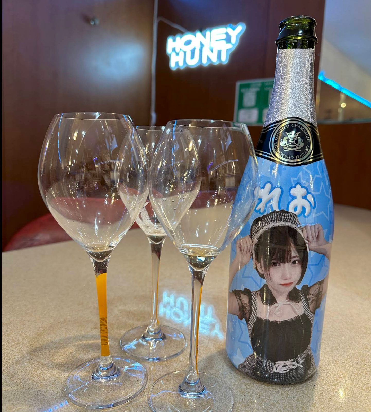 Girls Bar HONEY HUNT 店内写真3
